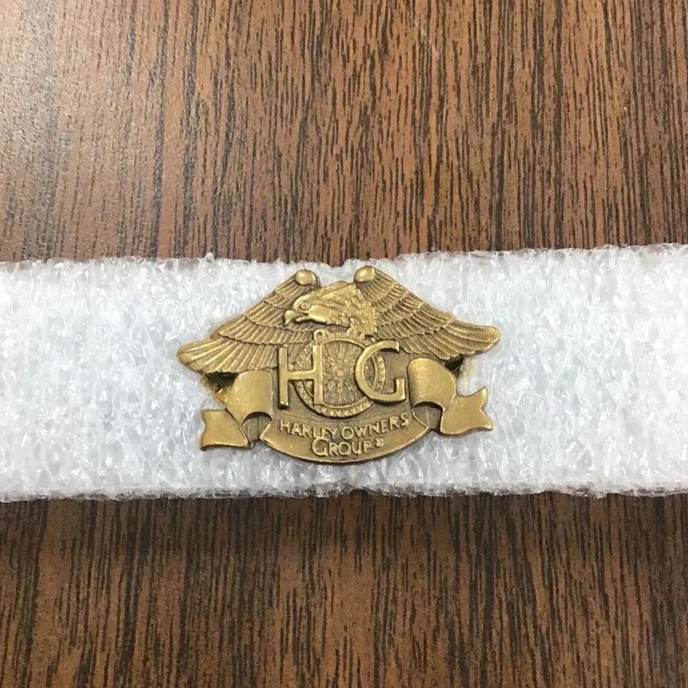 Vintage Harley Davidson hog Harley owners group pin from the 80s veteran estate